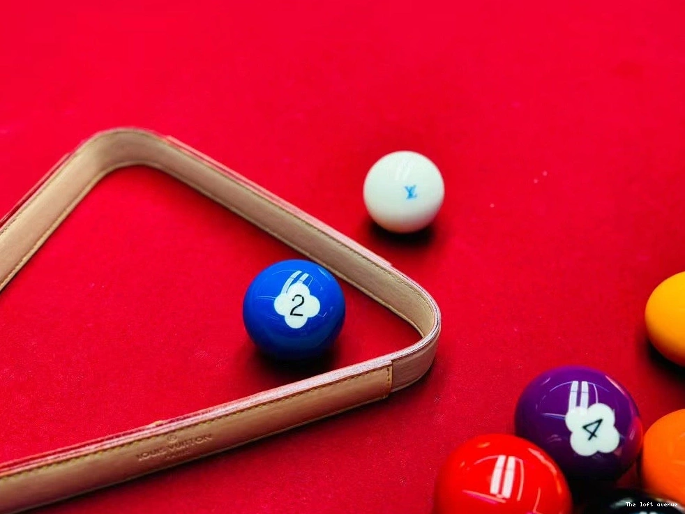 LV TABLE POOL SET 0712